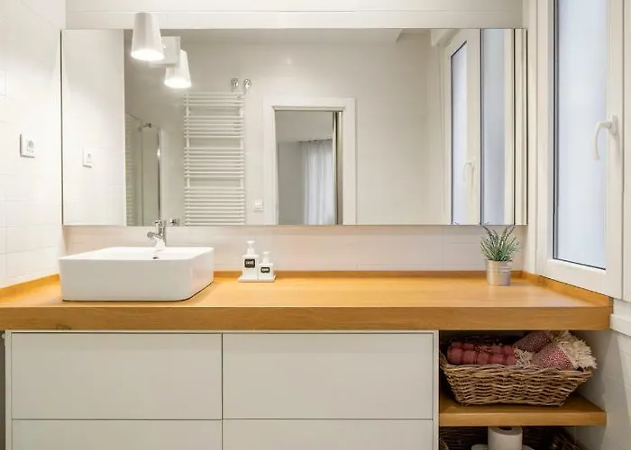 Great Location & 130m2! Guggenheim & Parking