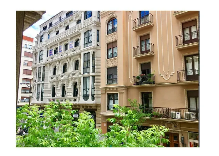 公寓 Great Location & 130m2! Guggenheim & Parking *